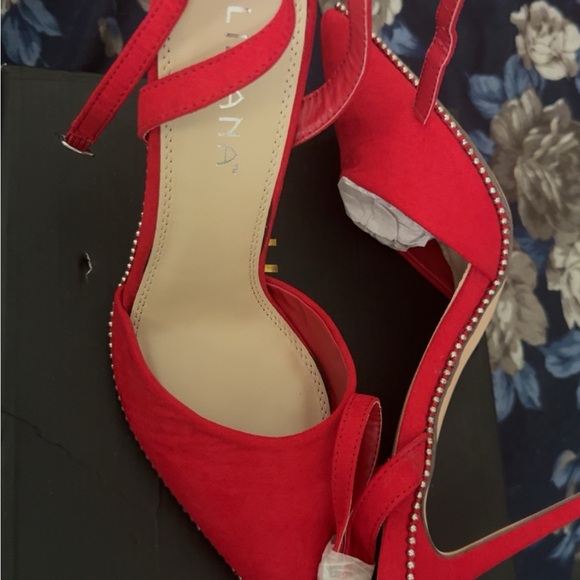 Very Demure Liliana Red Pumps - Picture 2 of 2